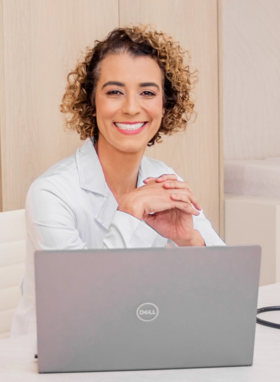 Dra. Cynthia de Moura Borges